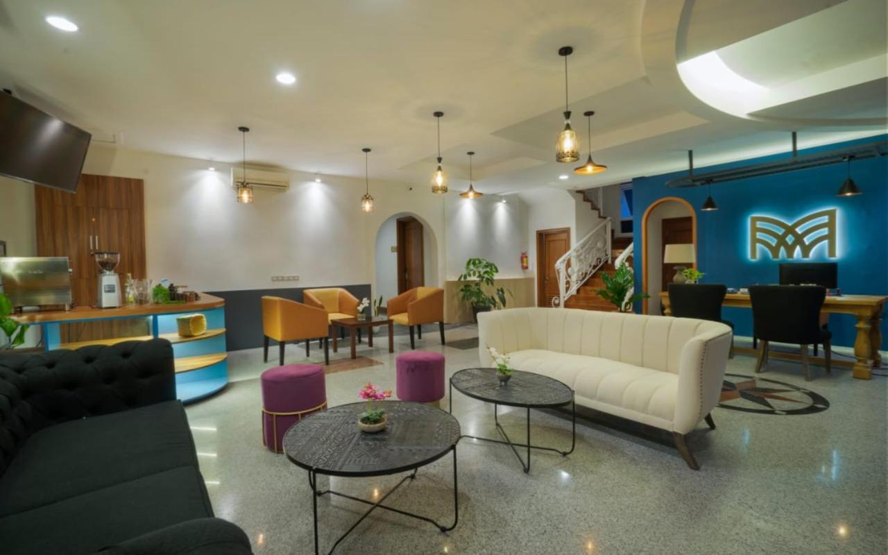 Madina Inn Yogyakarta Bagian luar foto