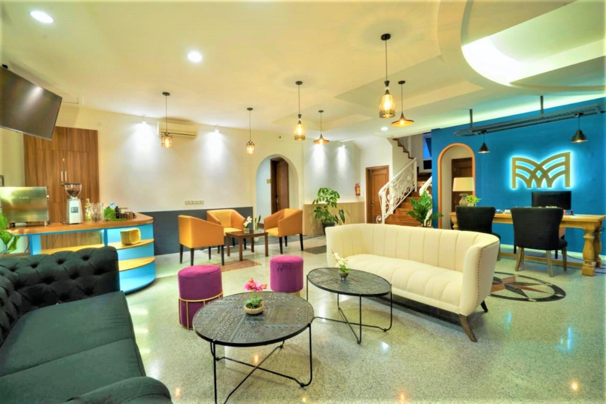 Madina Inn Yogyakarta Bagian luar foto