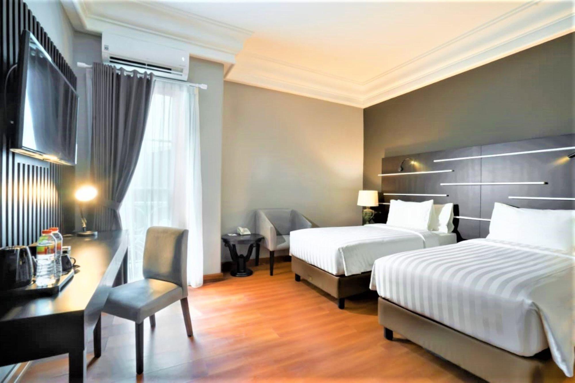Madina Inn Yogyakarta Bagian luar foto