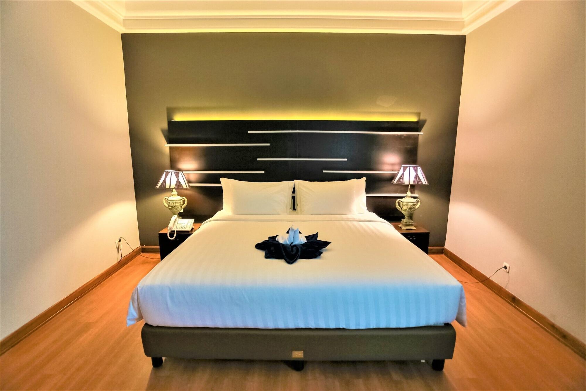Madina Inn Yogyakarta Bagian luar foto