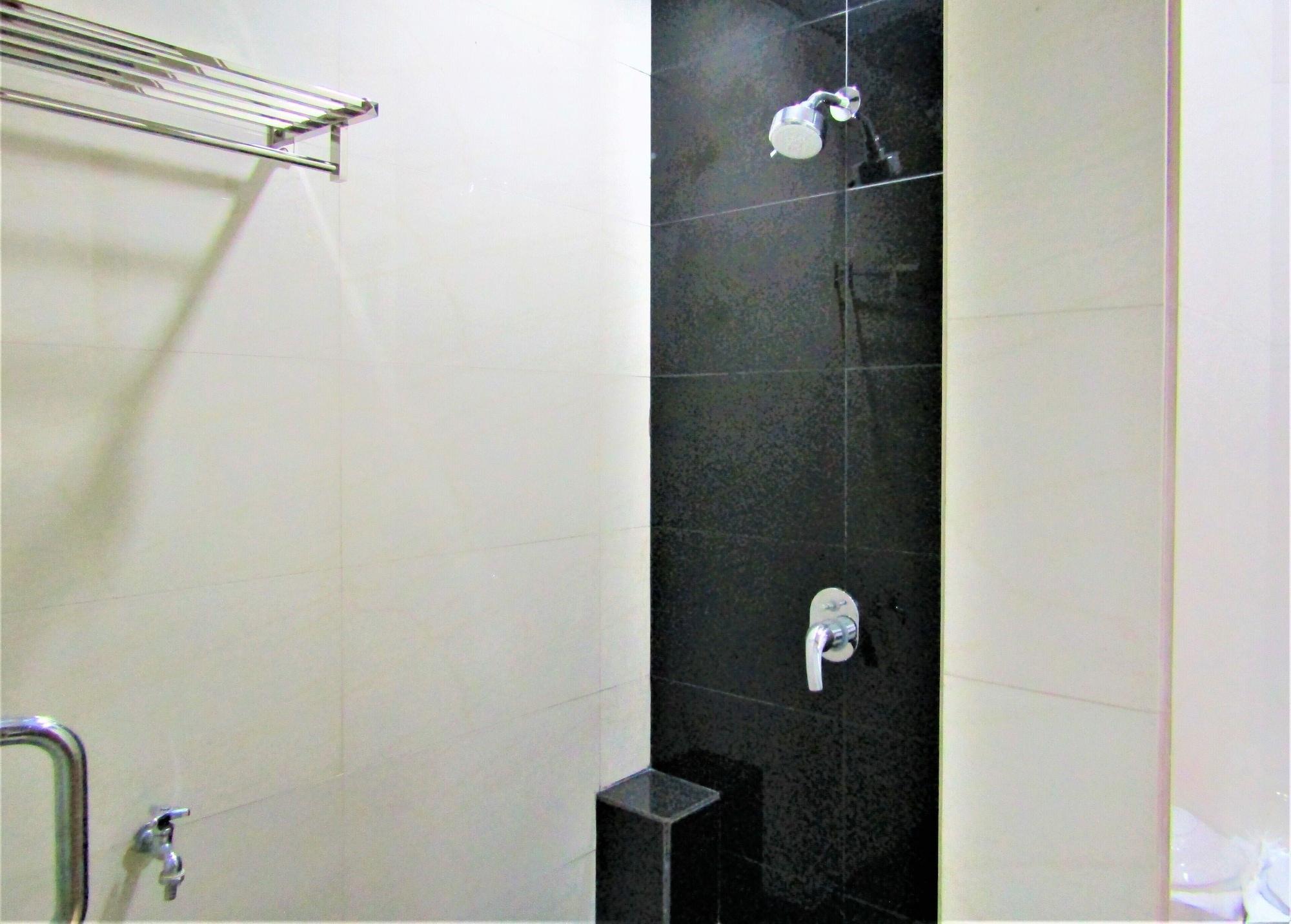 Madina Inn Yogyakarta Bagian luar foto